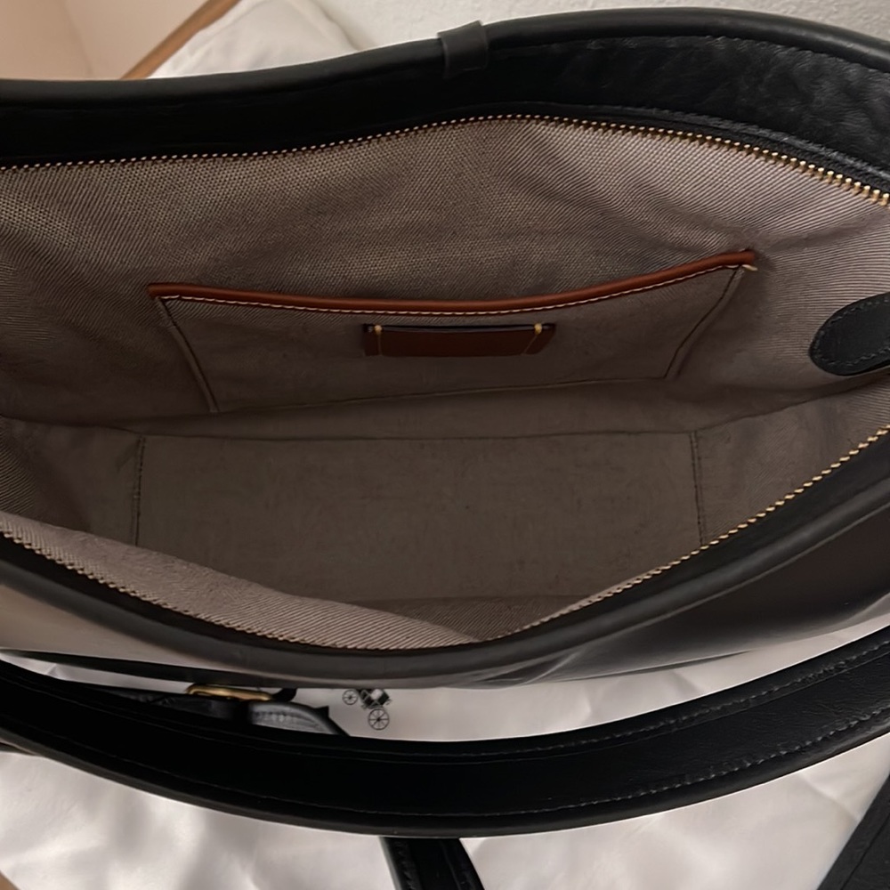 Coach Black Leather Hobo Shoulder Bag with Gold Hardware - Picture 5 of 7